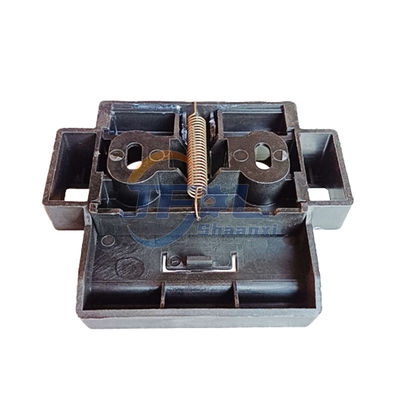 شراء قفل قناع المبرد الأمامي Assy 810W61140-6006 لقطع الغيار SITRAK HOWO C7H T5G التصنيع عبر الإنترنت